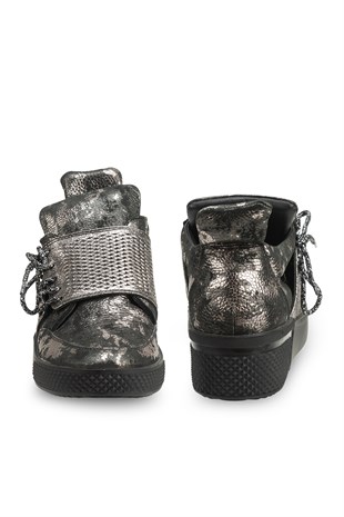 Arya Platin Siyah Alaca Deri Kadın Sneakers
